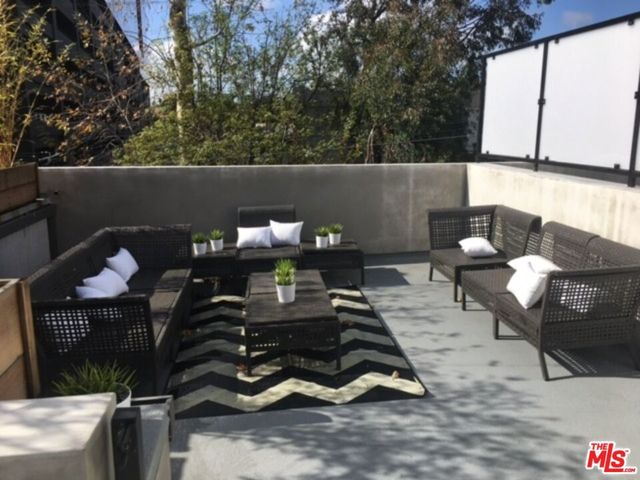 723 HUNTLEY Drive A, West Hollywood, CA 90069