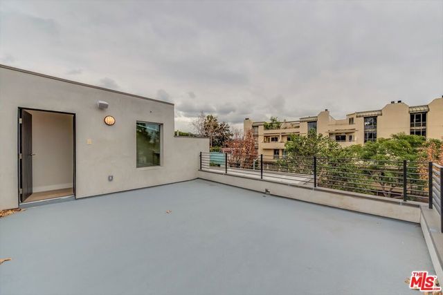 723 HUNTLEY Drive A, West Hollywood, CA 90069