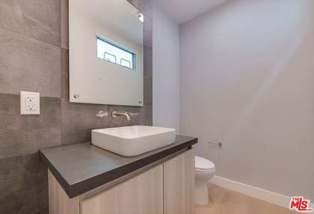 723 HUNTLEY Drive A, West Hollywood, CA 90069