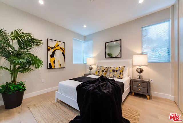 723 HUNTLEY Drive A, West Hollywood, CA 90069