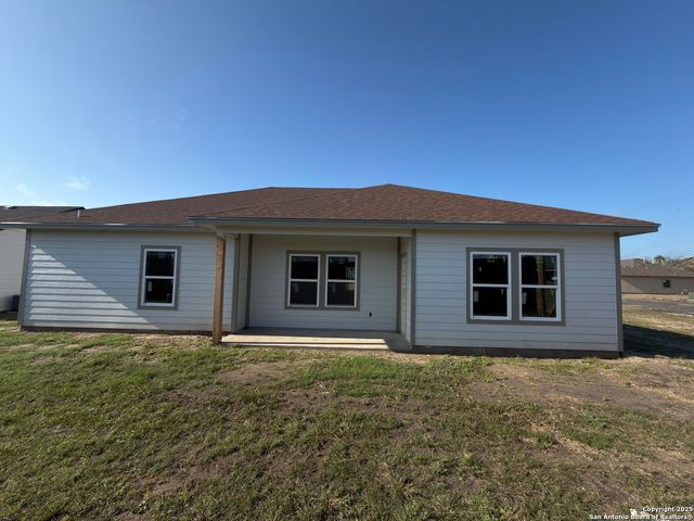 1541 NE Maryville Loop, Beeville, TX 78102