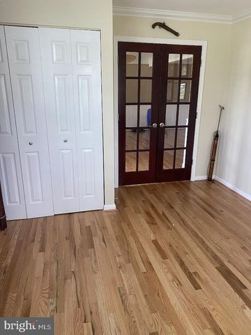 999 SHORELAND DR, Glen Burnie, MD 21060