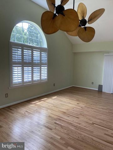 999 SHORELAND DR, Glen Burnie, MD 21060