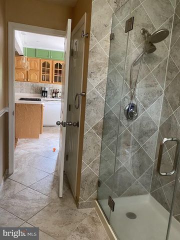 999 SHORELAND DR, Glen Burnie, MD 21060