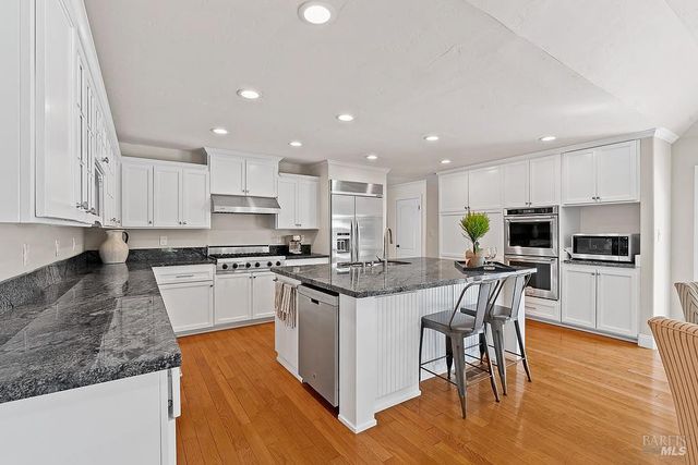 15119 Grove St, Healdsburg, CA 95448