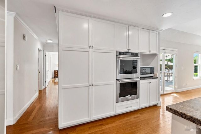 15119 Grove St, Healdsburg, CA 95448