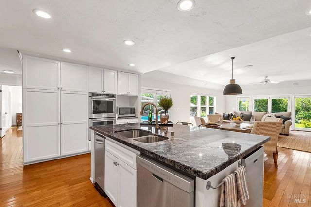 15119 Grove St, Healdsburg, CA 95448