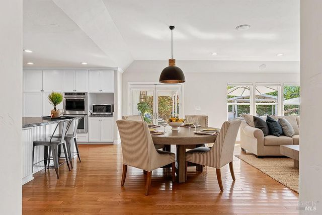 15119 Grove St, Healdsburg, CA 95448