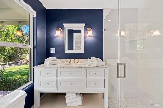 15119 Grove St, Healdsburg, CA 95448