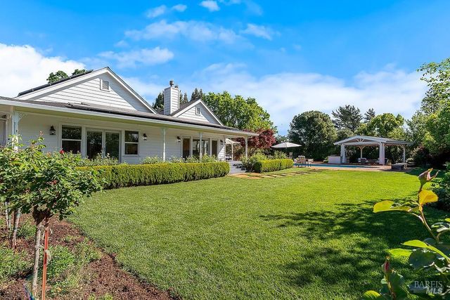 15119 Grove St, Healdsburg, CA 95448