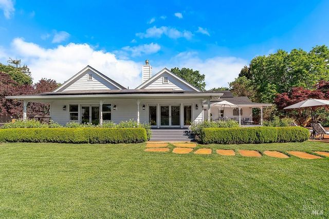 15119 Grove St, Healdsburg, CA 95448