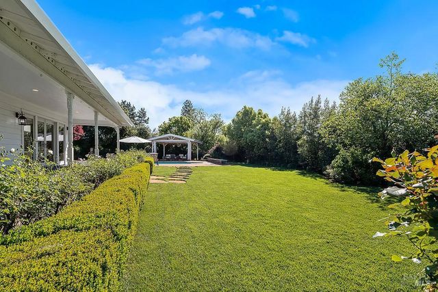 15119 Grove St, Healdsburg, CA 95448