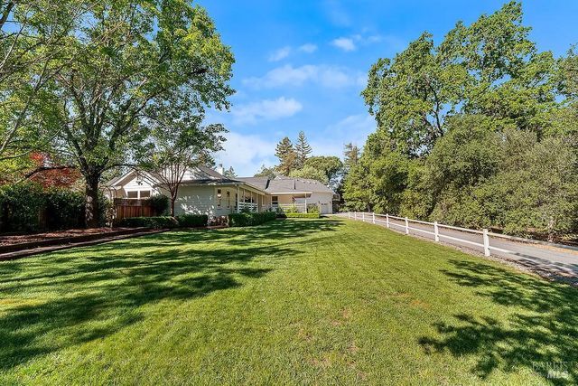 15119 Grove St, Healdsburg, CA 95448