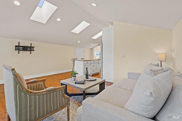 15119 Grove St, Healdsburg, CA 95448