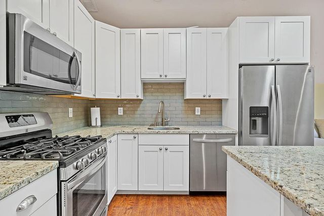 15119 Grove St, Healdsburg, CA 95448