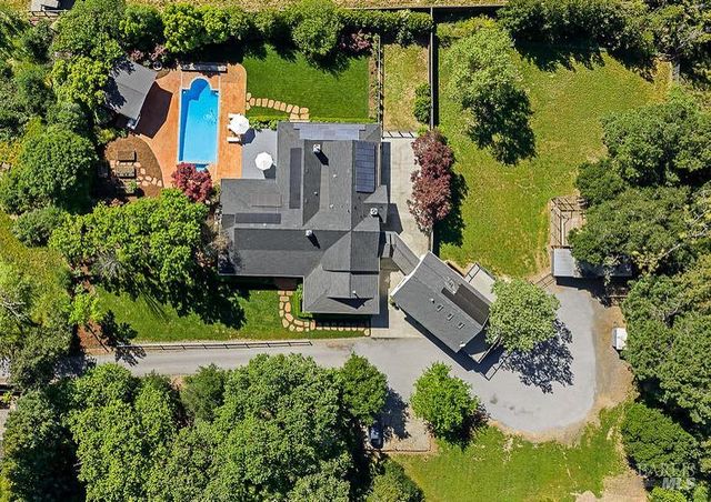 15119 Grove St, Healdsburg, CA 95448