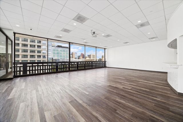 2016 Main Street 2417, Houston, TX 77002