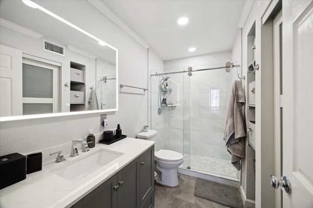 2016 Main Street 2417, Houston, TX 77002