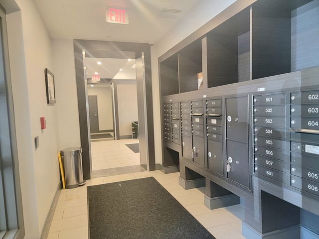 1650 Commonwealth Ave 304, Boston, MA 02135