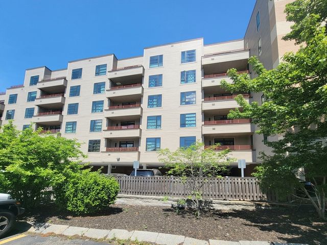 1650 Commonwealth Ave 304, Boston, MA 02135