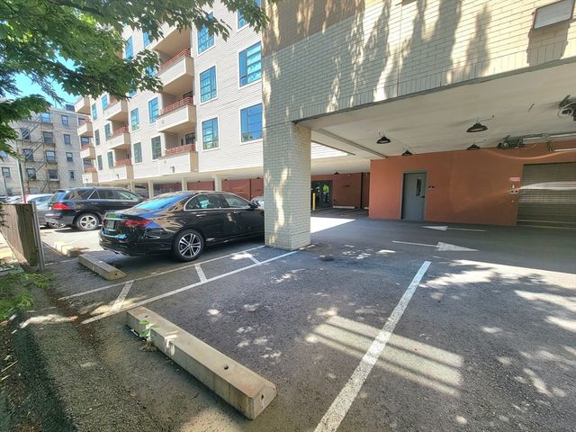 1650 Commonwealth Ave 304, Boston, MA 02135