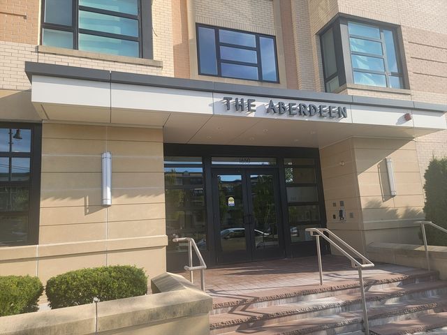 1650 Commonwealth Ave 304, Boston, MA 02135