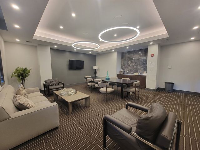 1650 Commonwealth Ave 304, Boston, MA 02135