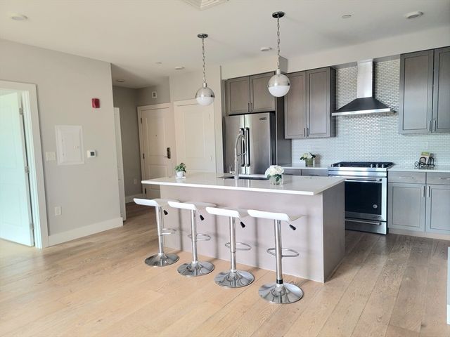 1650 Commonwealth Ave 304, Boston, MA 02135