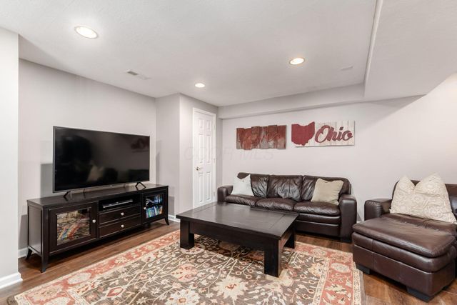 2160 Pleasant Colony Drive, Lewis Center, OH 43035