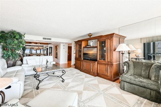 4551 Gulf Shore BLVD N 1001, Naples, FL 34103