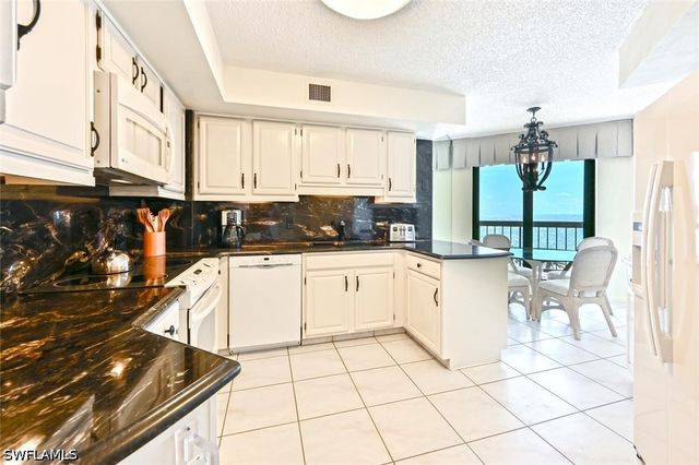 4551 Gulf Shore BLVD N 1001, Naples, FL 34103