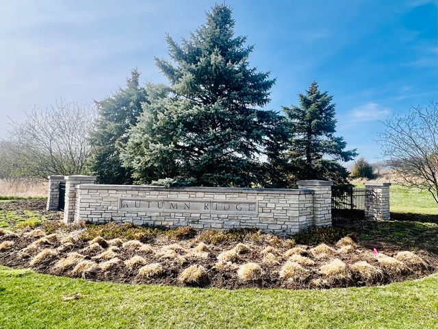 10400 Red Leaf Circle, Lakewood, IL 60014
