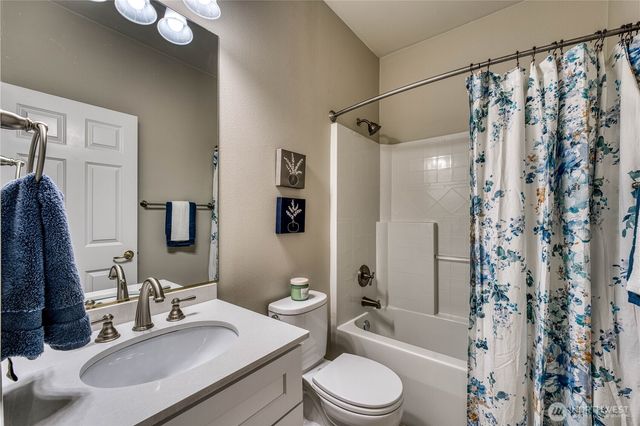 7061 SW Dunraven Lane, Port Orchard, WA 98367