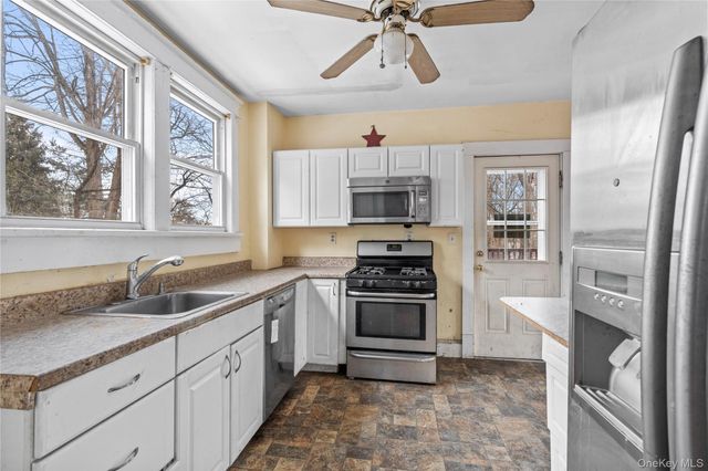 21 Stephens Lane, Tappan, NY 10983