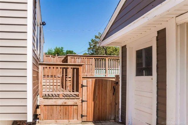 1202 Palmer Court, Port Huron, MI 48060