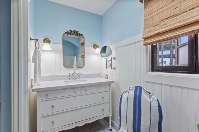 1008 S Ditmar Street, Oceanside, CA 92054