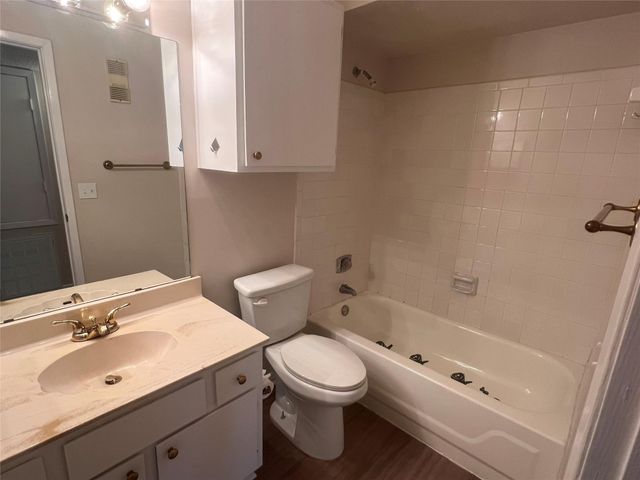 250 El Dorado Boulevard 221, Houston, TX 77598