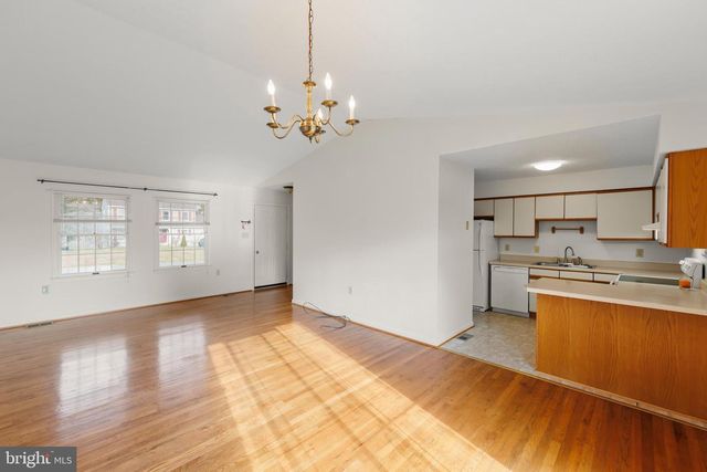 111 MEADOWVIEW CT, Winchester, VA 22602