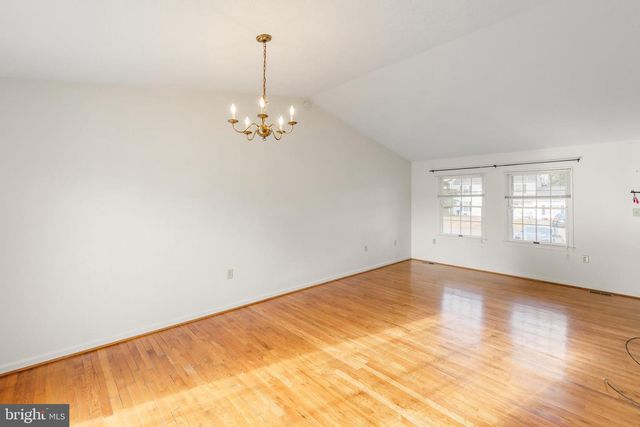 111 MEADOWVIEW CT, Winchester, VA 22602