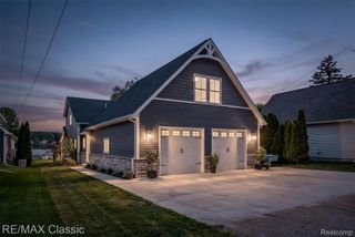 5657 Mabley Hill Road, Hartland Township, MI 48430