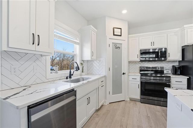 307A Campbell Drive, Glenaire, MO 64068