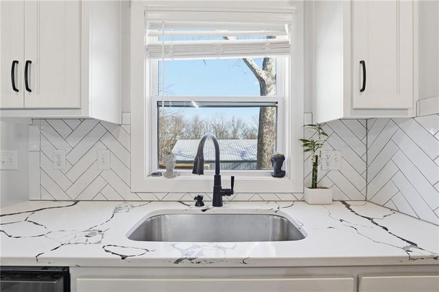 307A Campbell Drive, Glenaire, MO 64068