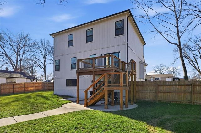 307A Campbell Drive, Glenaire, MO 64068