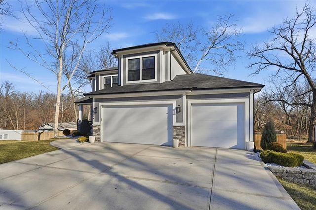 307A Campbell Drive, Glenaire, MO 64068