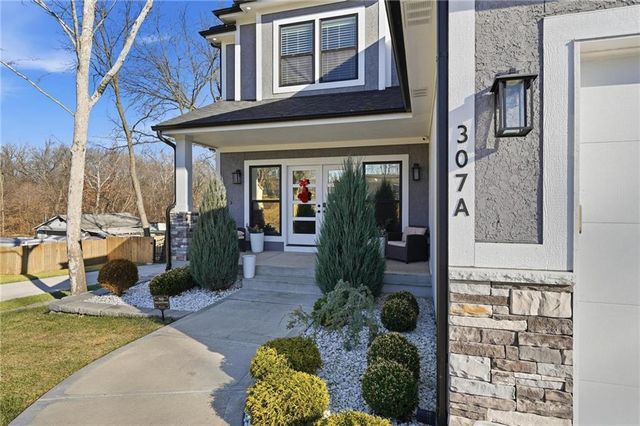 307A Campbell Drive, Glenaire, MO 64068