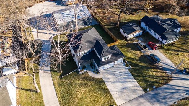 307A Campbell Drive, Glenaire, MO 64068