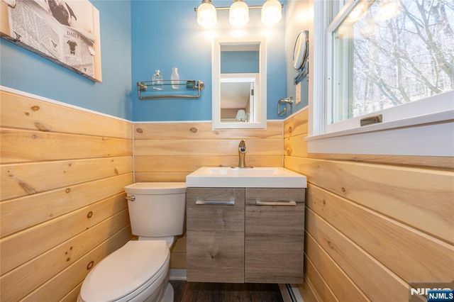 2 Upper High Crest Drive, West Milford, NJ 07480