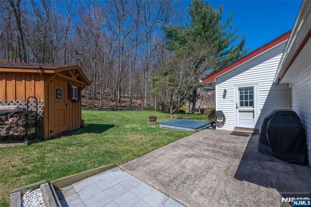 2 Upper High Crest Drive, West Milford, NJ 07480