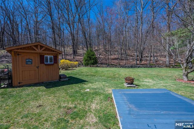 2 Upper High Crest Drive, West Milford, NJ 07480