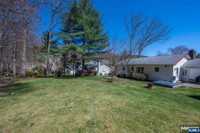 2 Upper High Crest Drive, West Milford, NJ 07480